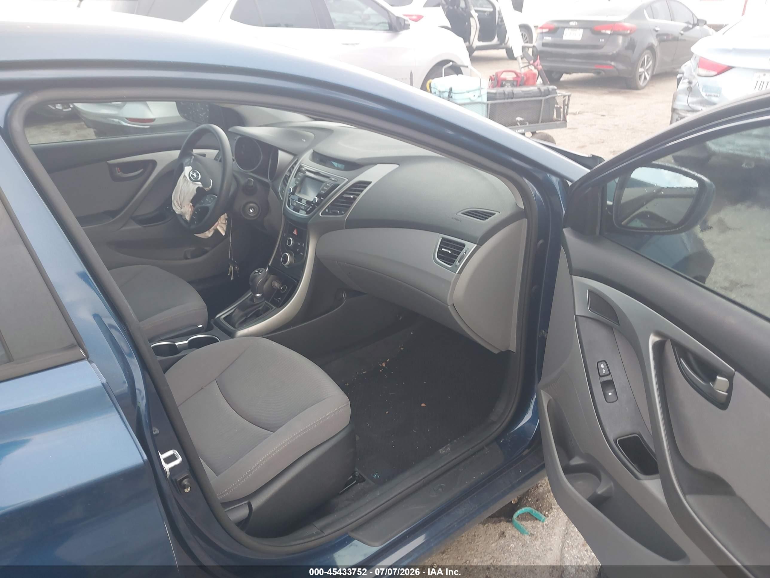2015 Hyundai Elantra Se Blue vin: KMHDH4AE1FU329458