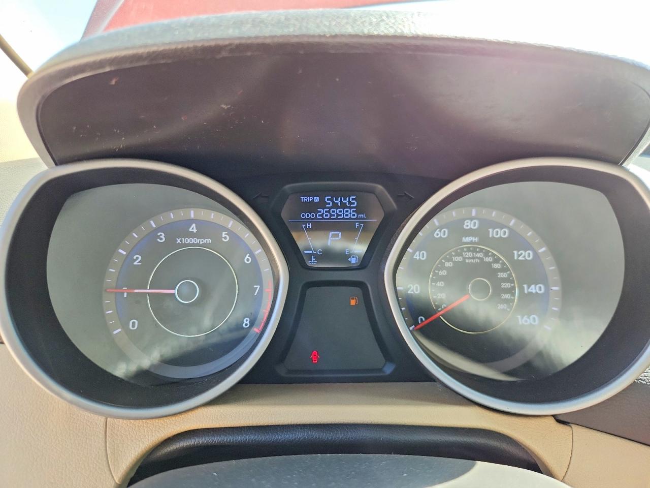2011 Hyundai Elantra Limited Red vin: KMHDH4AE2BU099357