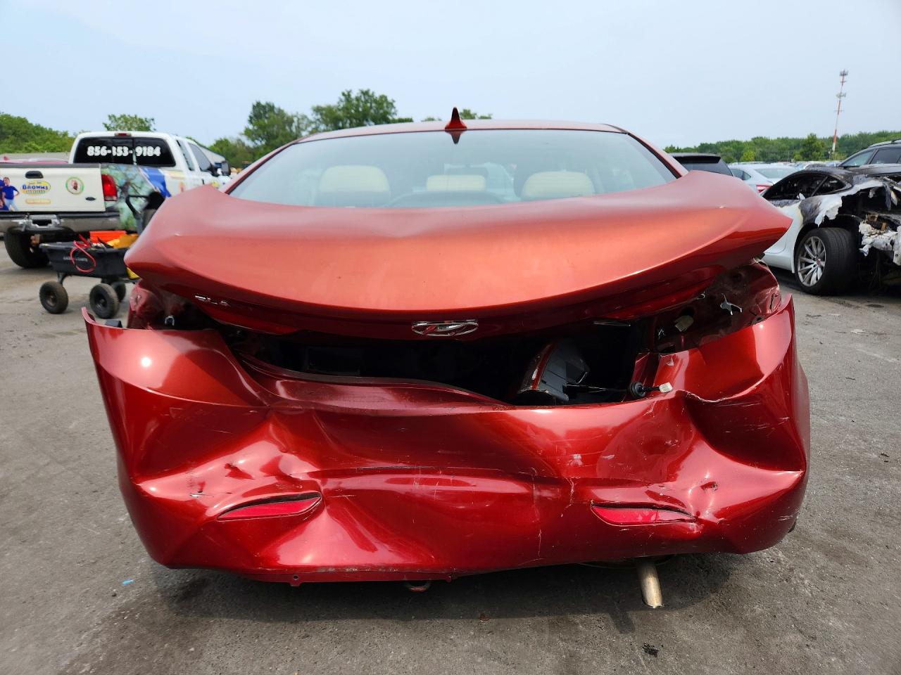 2011 Hyundai Elantra Limited Red vin: KMHDH4AE2BU099813