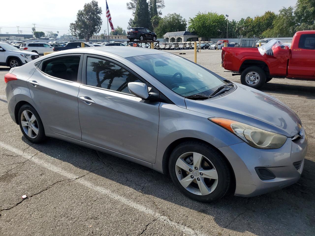2011 Hyundai Elantra Silver vin: KMHDH4AE2BU152817