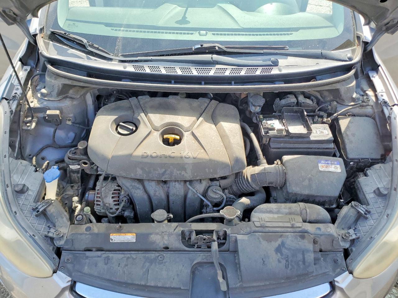 2011 Hyundai Elantra Silver vin: KMHDH4AE2BU152817