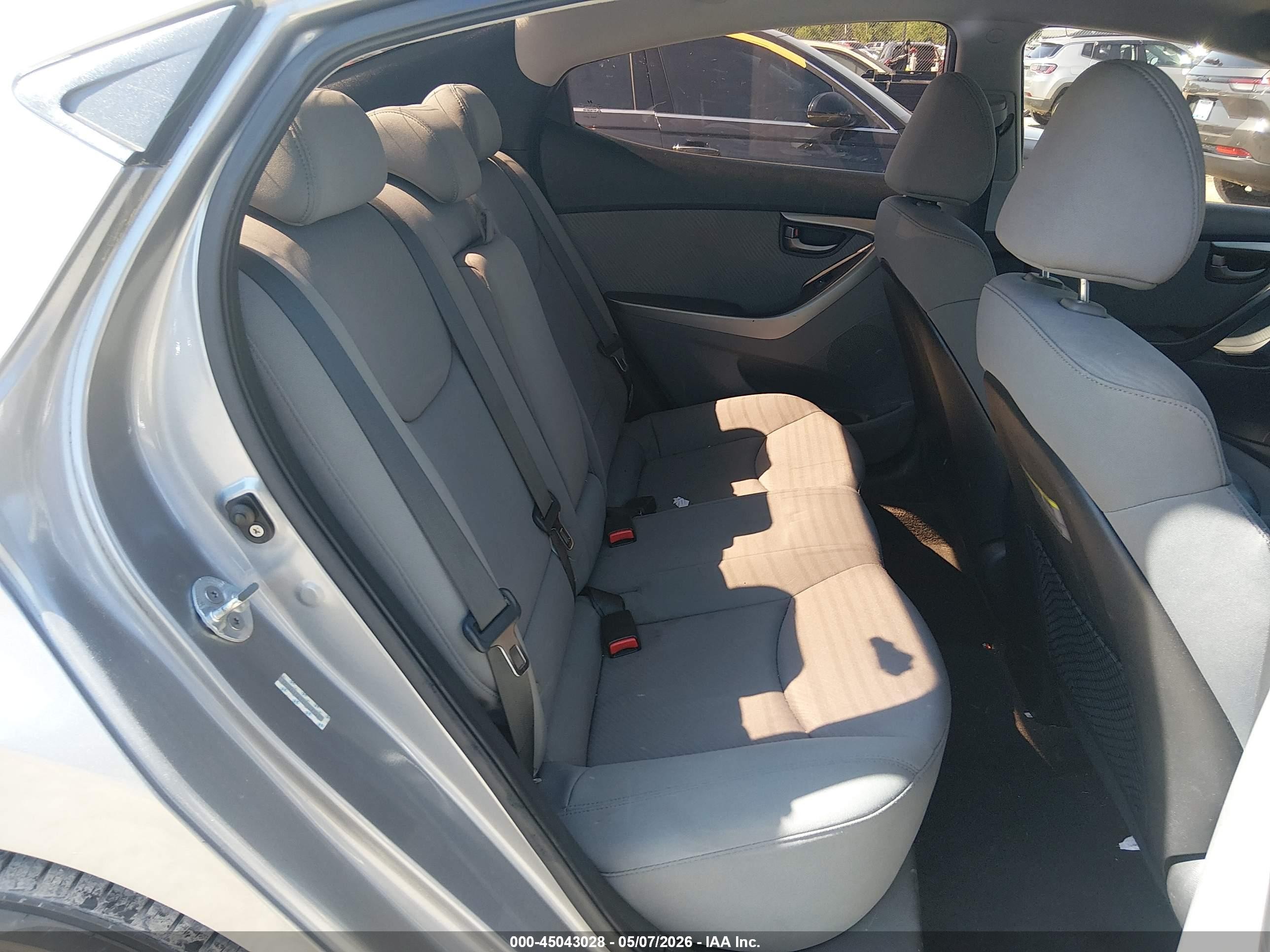 2012 Hyundai Elantra Gls (ulsan Plant) Silver vin: KMHDH4AE2CU267242