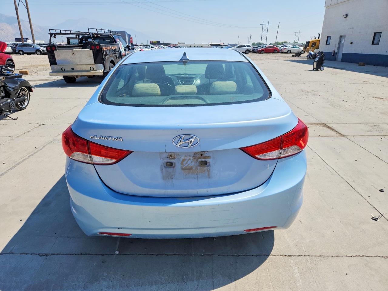 2012 Hyundai Elantra Blue vin: KMHDH4AE2CU304502
