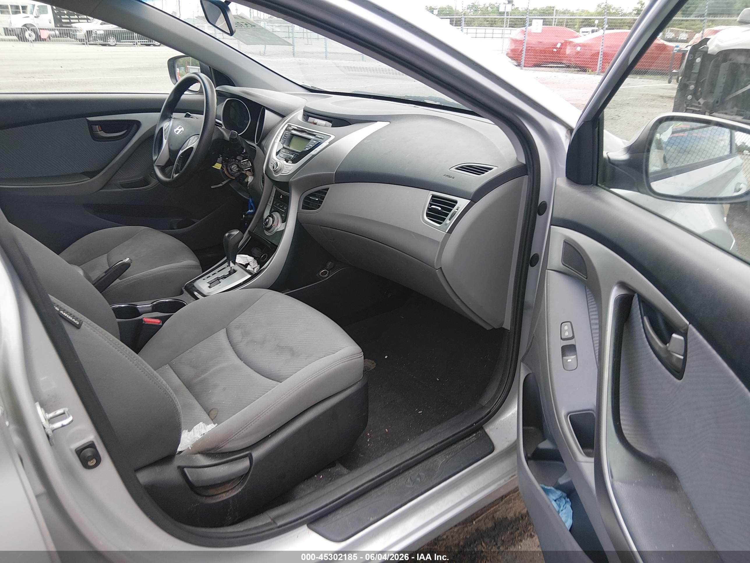 2012 Hyundai Elantra Gls (ulsan Plant) Silver vin: KMHDH4AE2CU331330