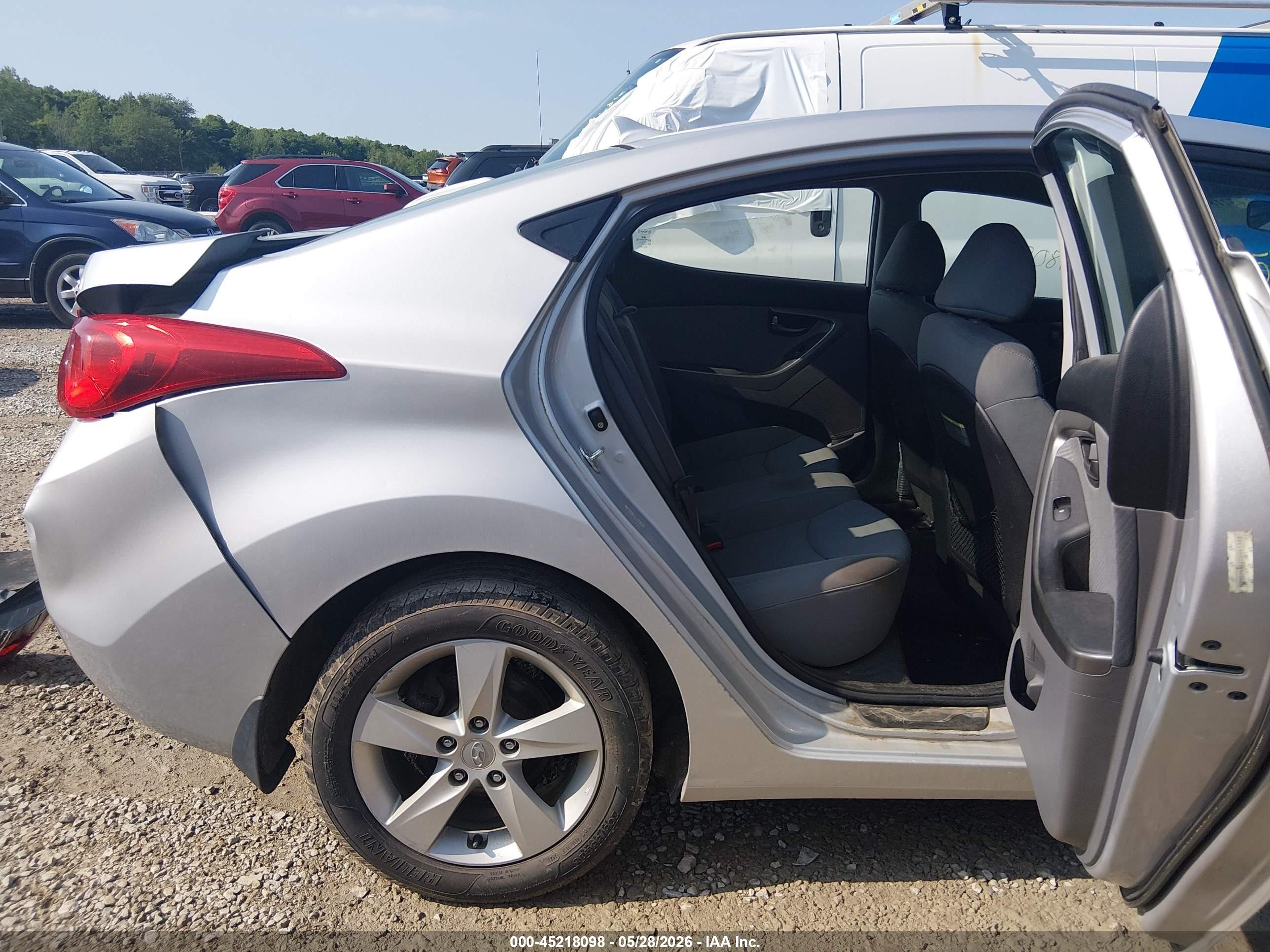 2012 Hyundai Elantra Gls (ulsan Plant) Silver vin: KMHDH4AE2CU441388