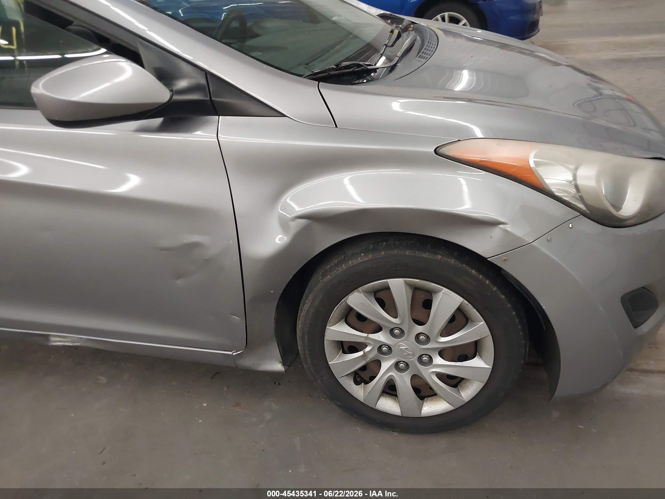 2013 Hyundai Elantra Gls Gray vin: KMHDH4AE2DU500814