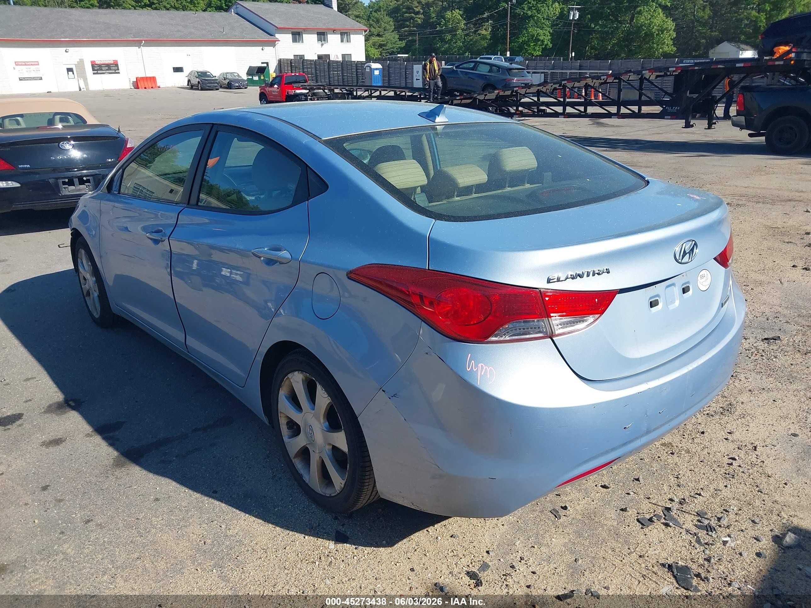 2013 Hyundai Elantra Limited Blue vin: KMHDH4AE2DU522814