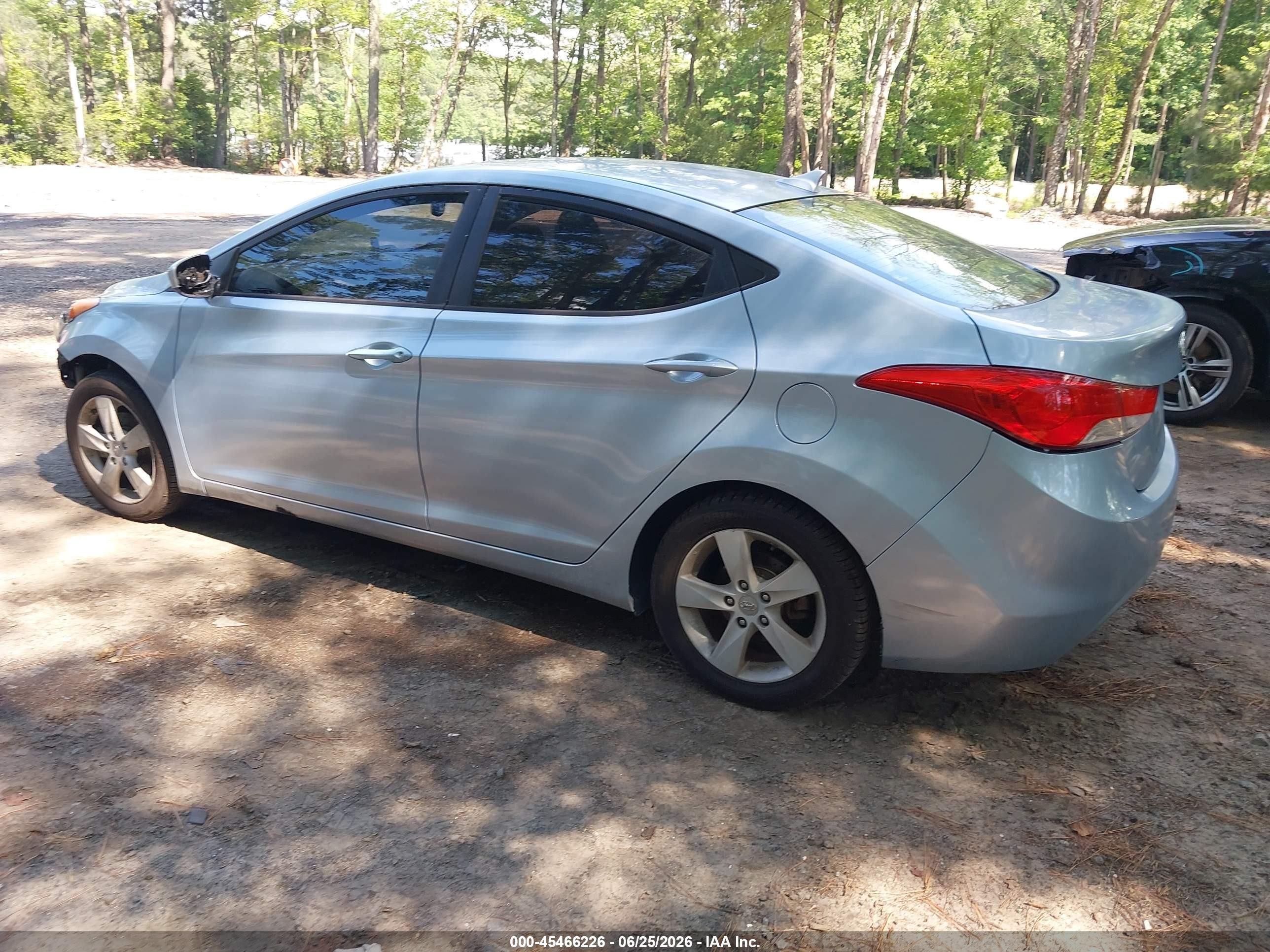 2013 Hyundai Elantra Gls Light Blue vin: KMHDH4AE2DU750361
