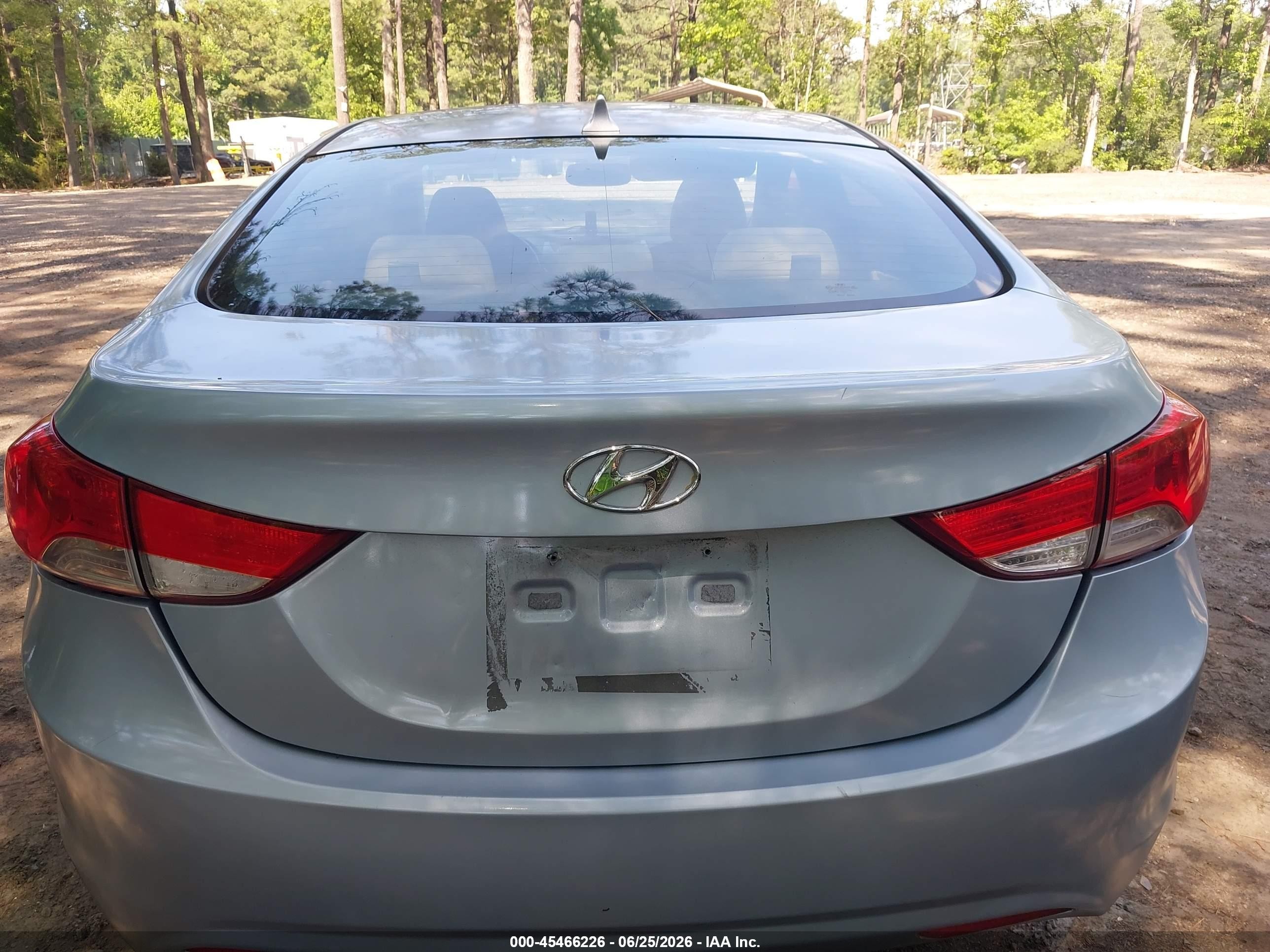 2013 Hyundai Elantra Gls Light Blue vin: KMHDH4AE2DU750361