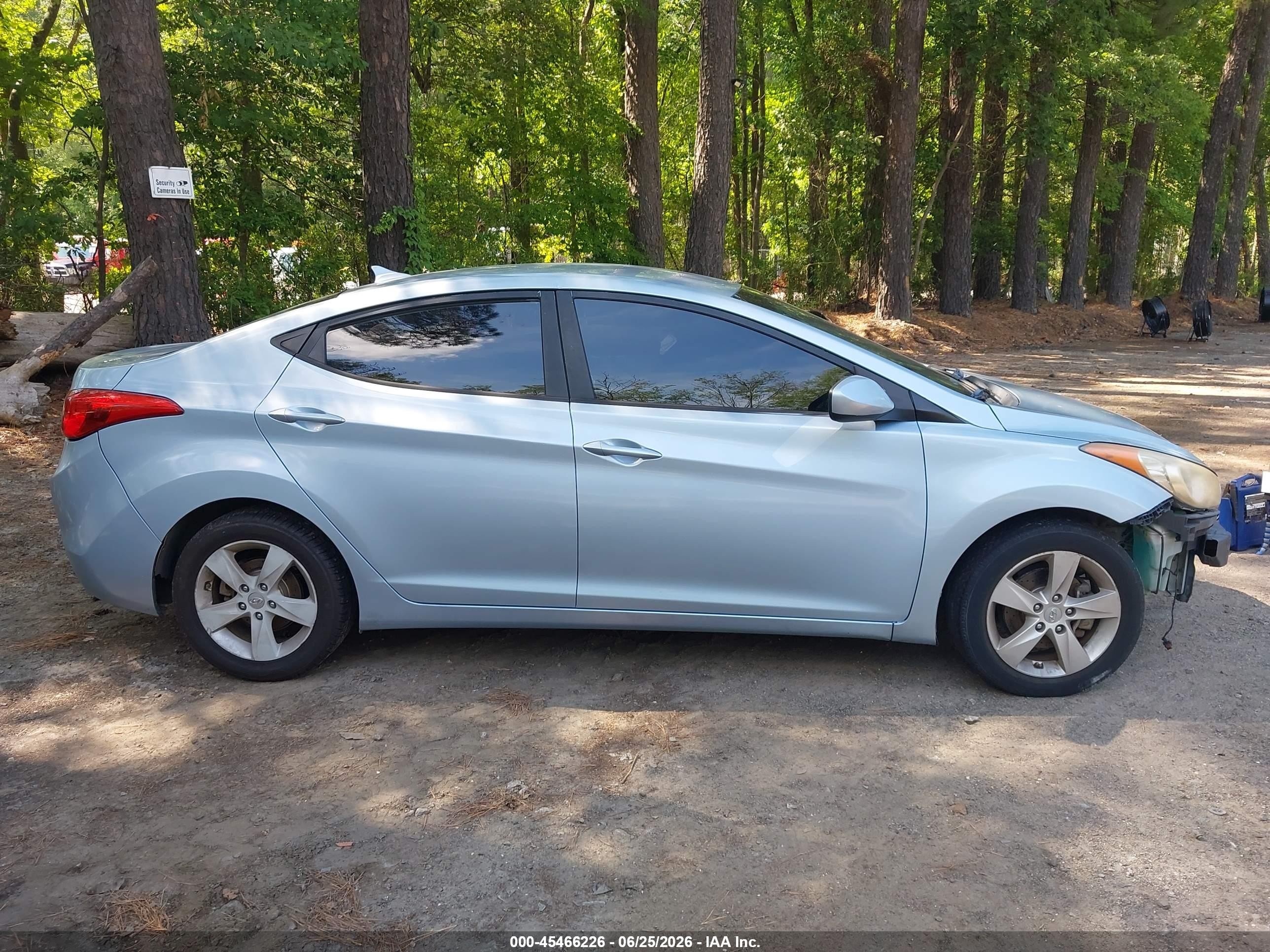 2013 Hyundai Elantra Gls Light Blue vin: KMHDH4AE2DU750361