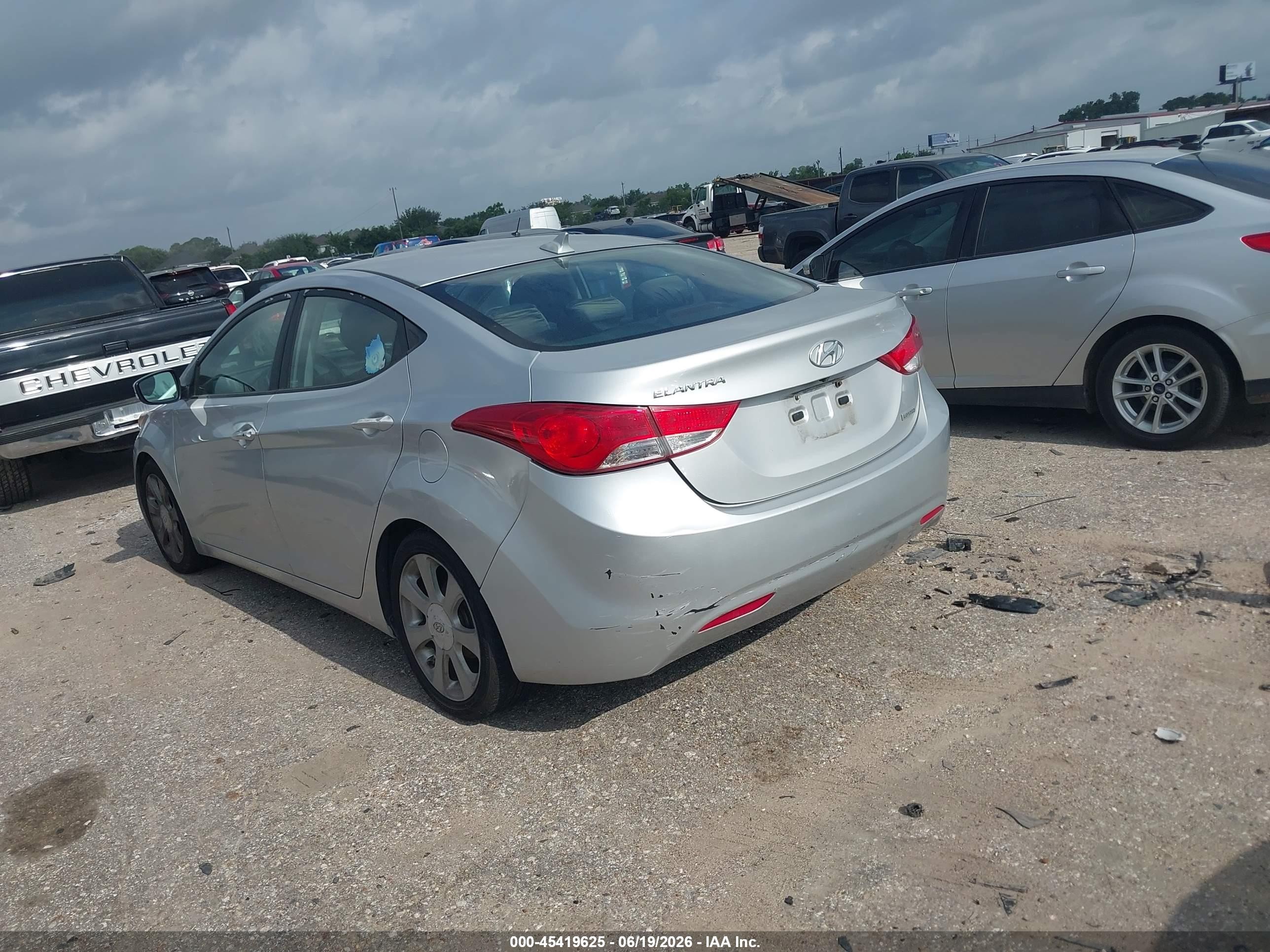 2013 Hyundai Elantra Limited Silver vin: KMHDH4AE2DU787393
