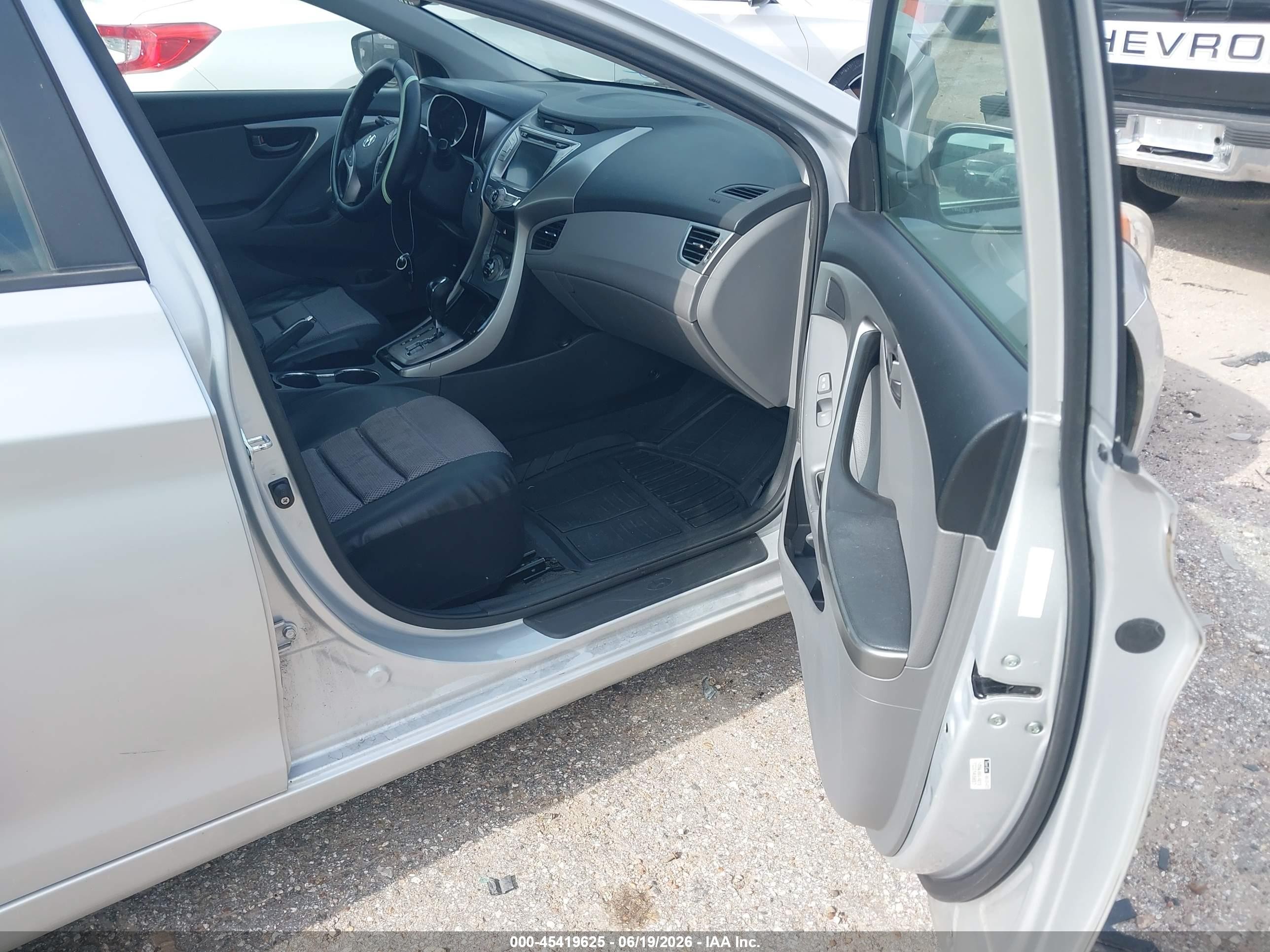 2013 Hyundai Elantra Limited Silver vin: KMHDH4AE2DU787393