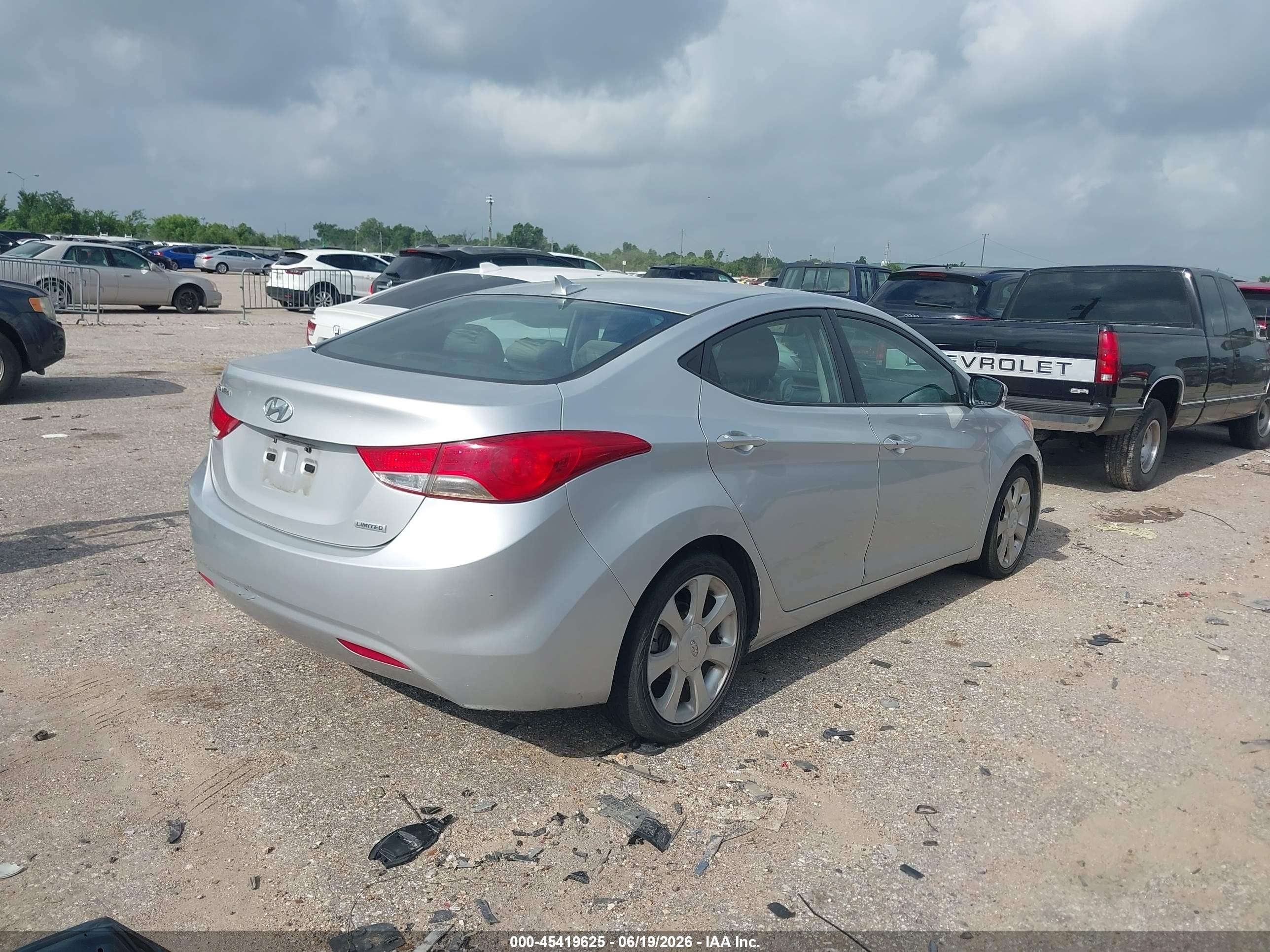 2013 Hyundai Elantra Limited Silver vin: KMHDH4AE2DU787393
