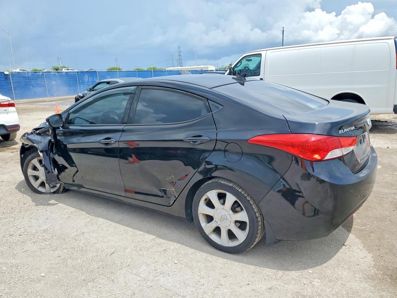 2013 Hyundai Elantra Limited Black vin: KMHDH4AE2DU847771