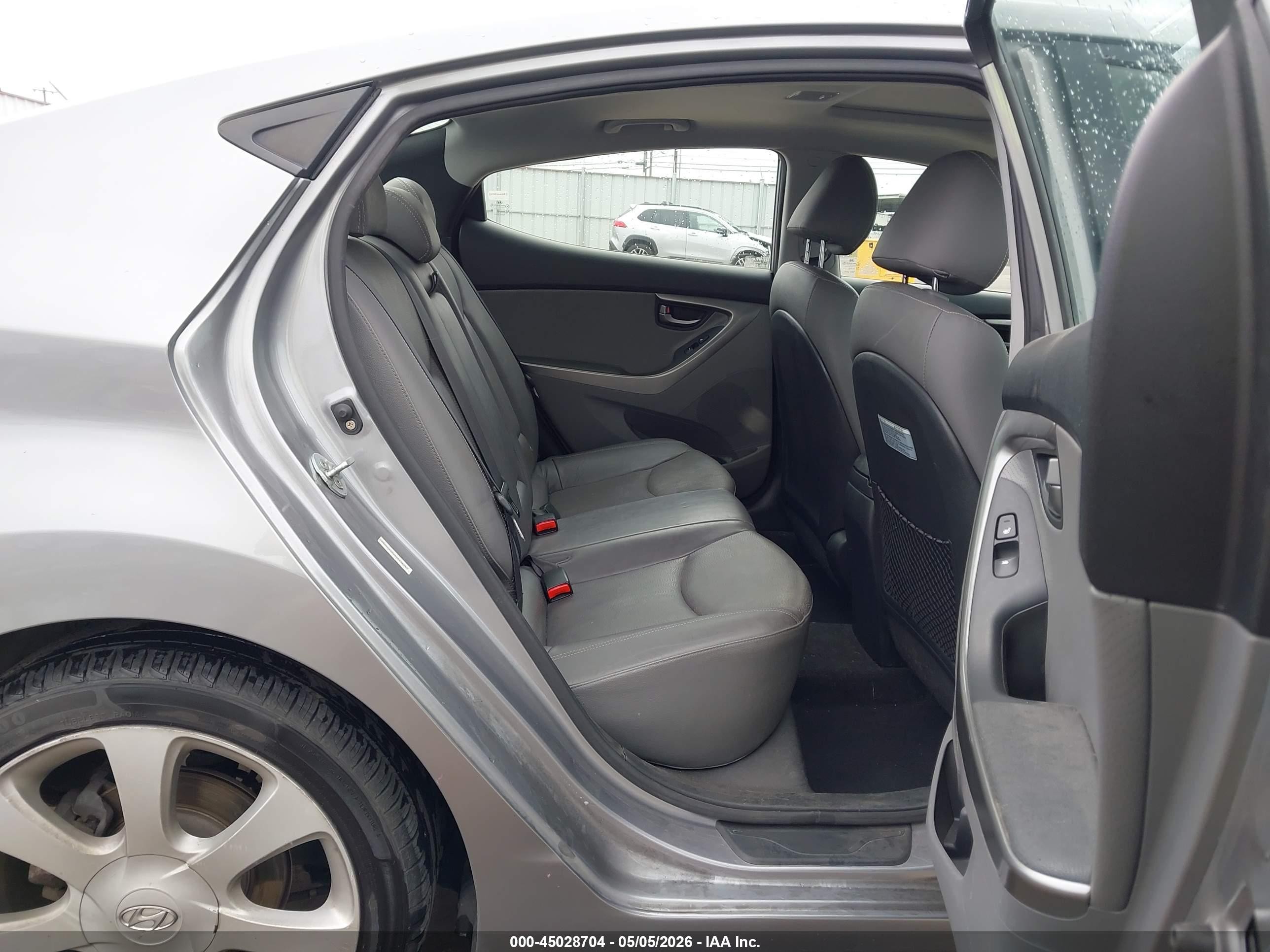 2013 Hyundai Elantra Limited Silver vin: KMHDH4AE2DU853456