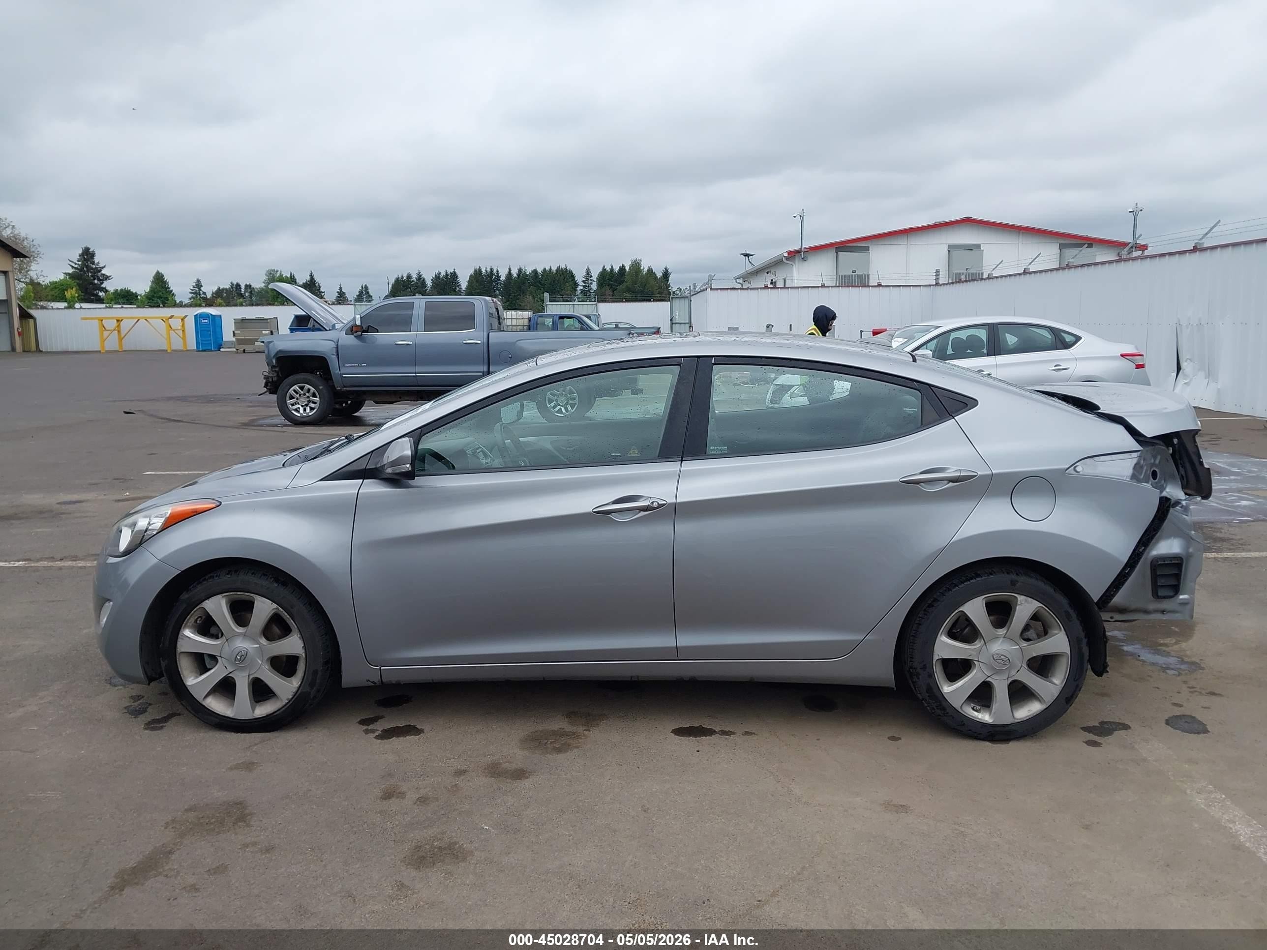 2013 Hyundai Elantra Limited Silver vin: KMHDH4AE2DU853456