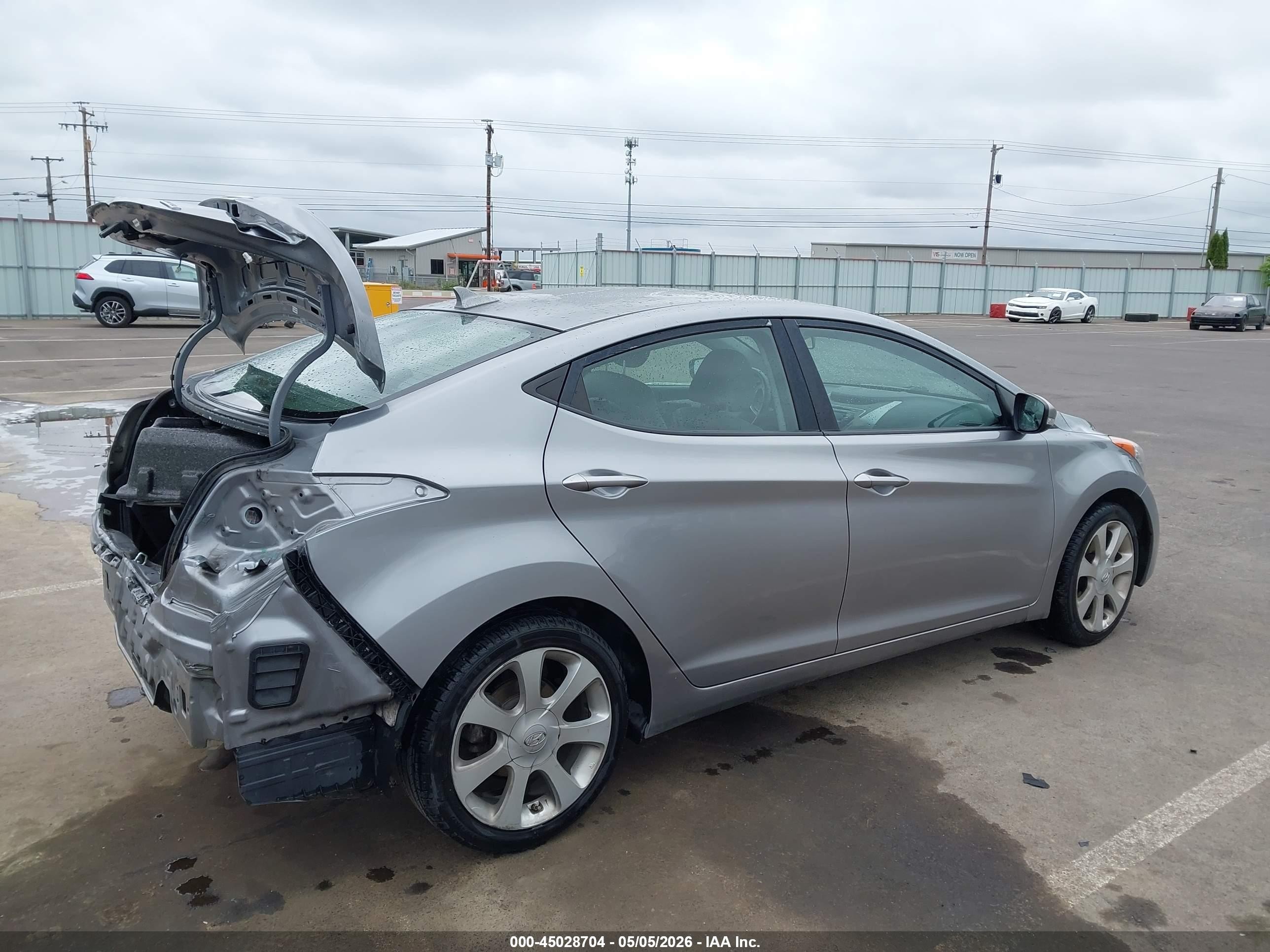 2013 Hyundai Elantra Limited Silver vin: KMHDH4AE2DU853456