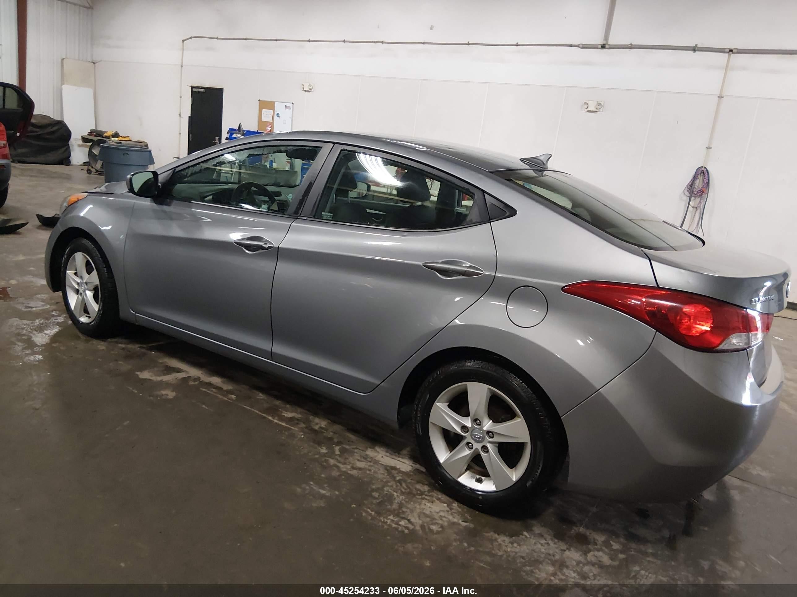2013 Hyundai Elantra Gls (ulsan Plant) Gray vin: KMHDH4AE2DU919116