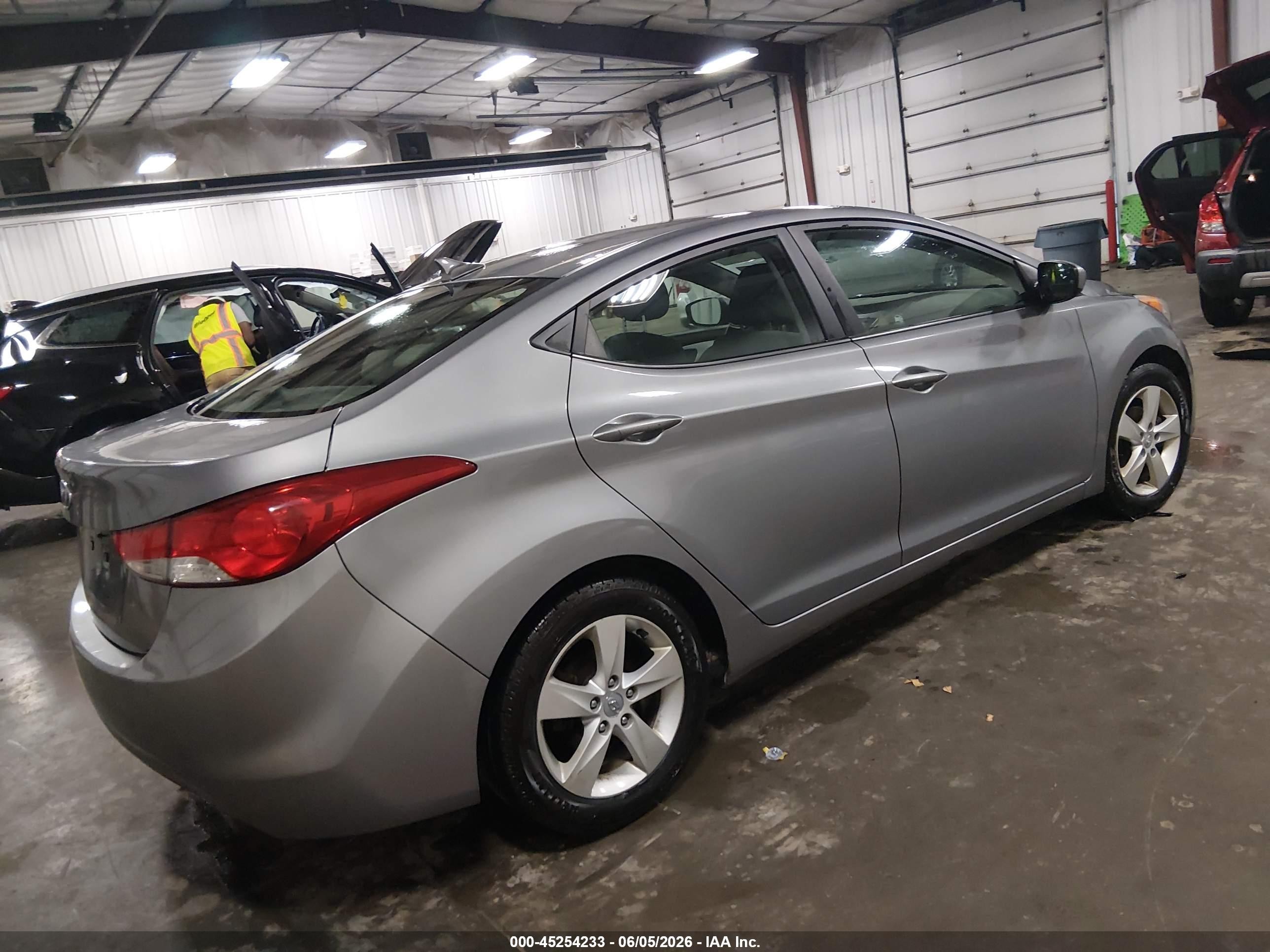 2013 Hyundai Elantra Gls (ulsan Plant) Gray vin: KMHDH4AE2DU919116