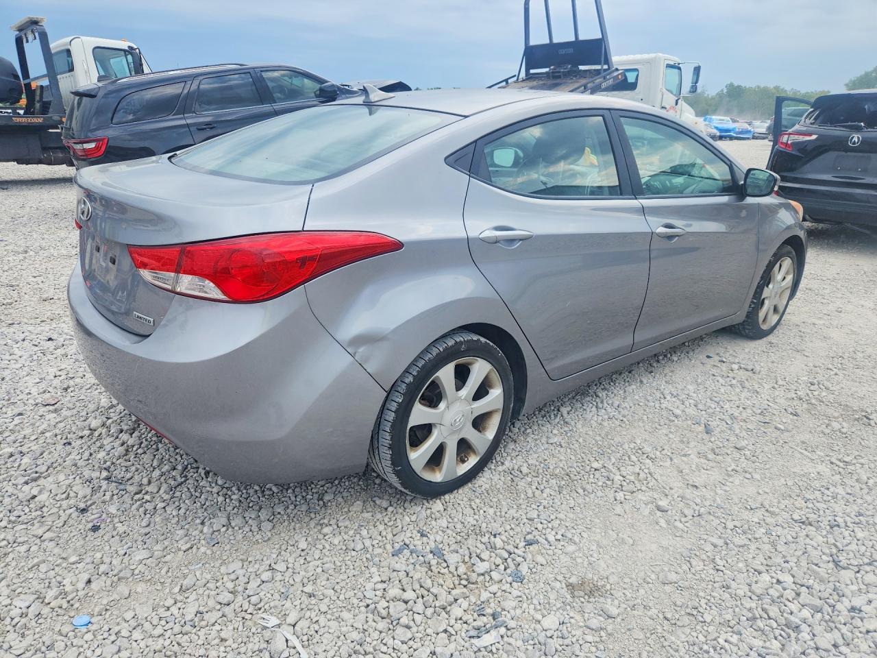 2013 Hyundai Elantra Limited Gray vin: KMHDH4AE2DU922601