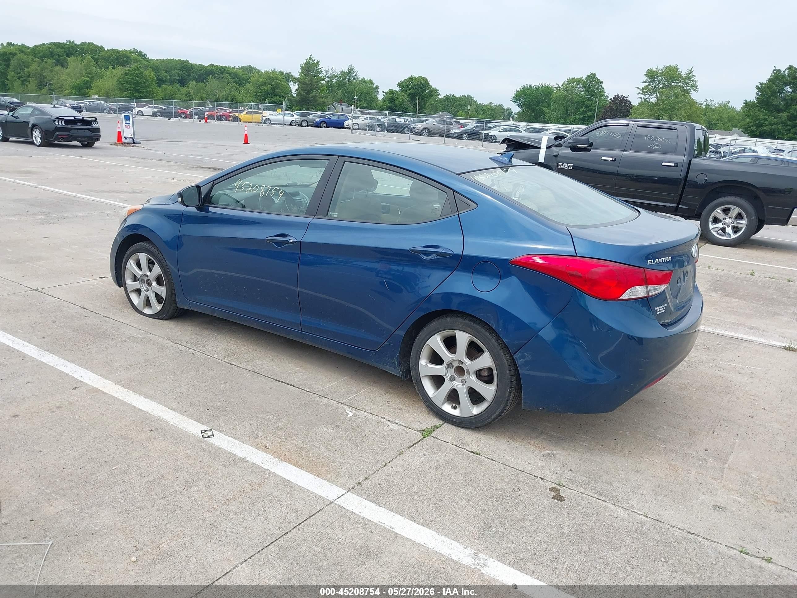 2013 Hyundai Elantra Limited Blue vin: KMHDH4AE2DU975296