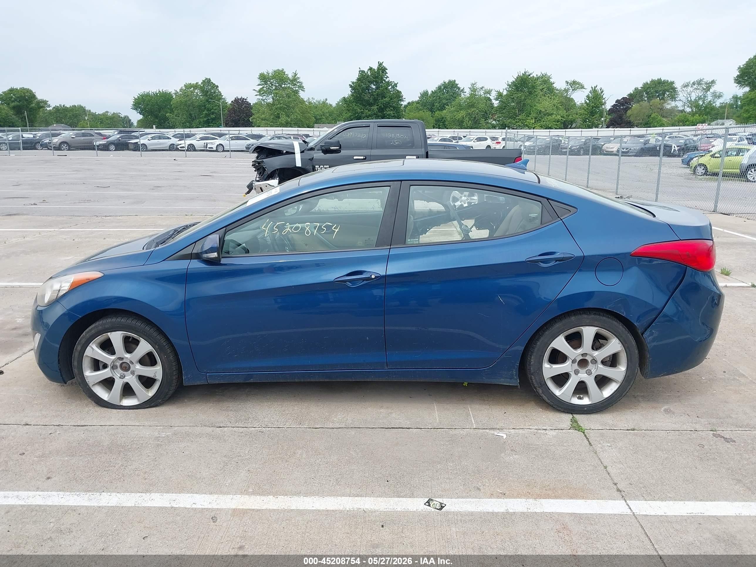 2013 Hyundai Elantra Limited Blue vin: KMHDH4AE2DU975296