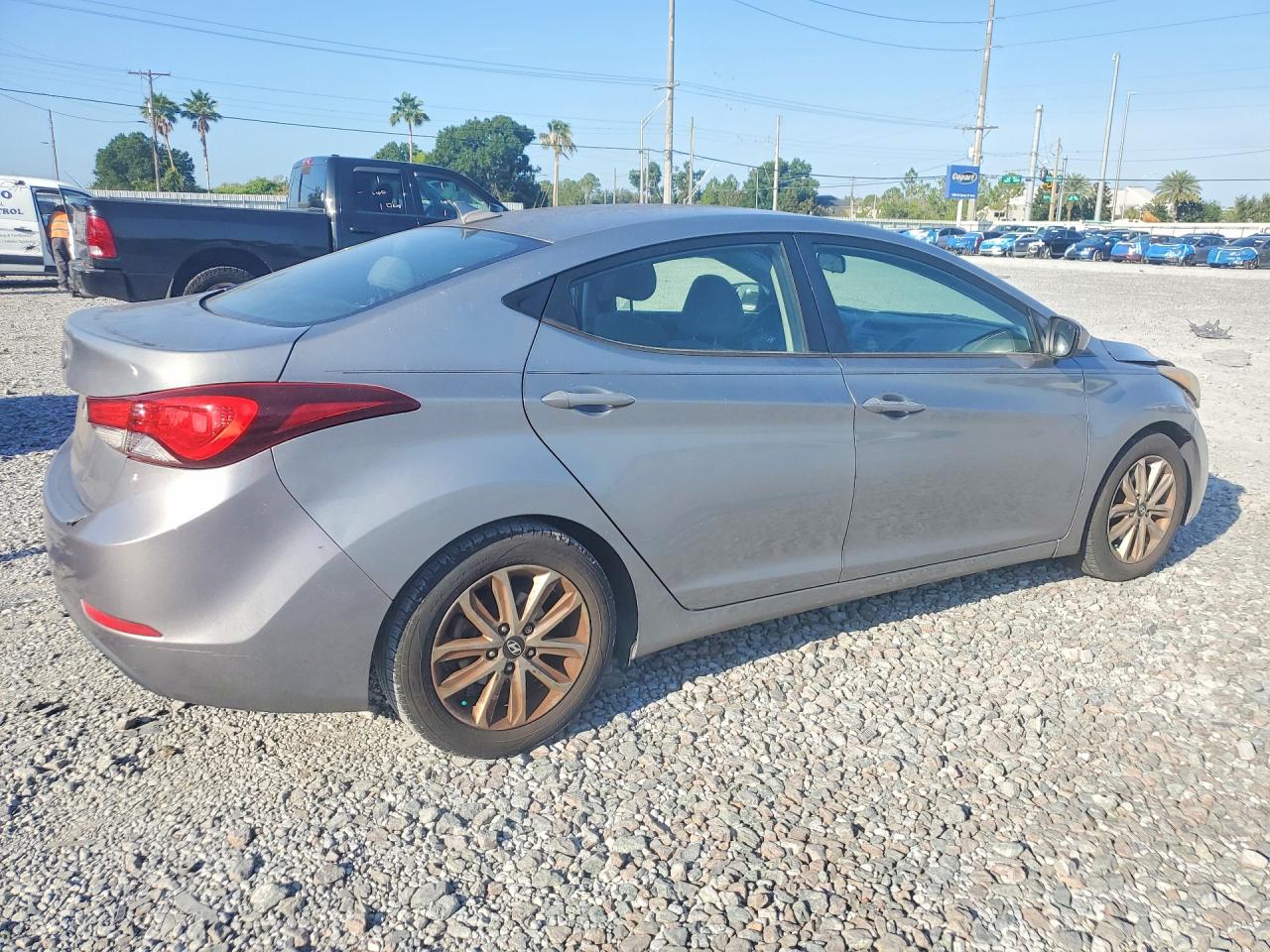 2014 Hyundai Elantra Se Silver vin: KMHDH4AE2EU111270