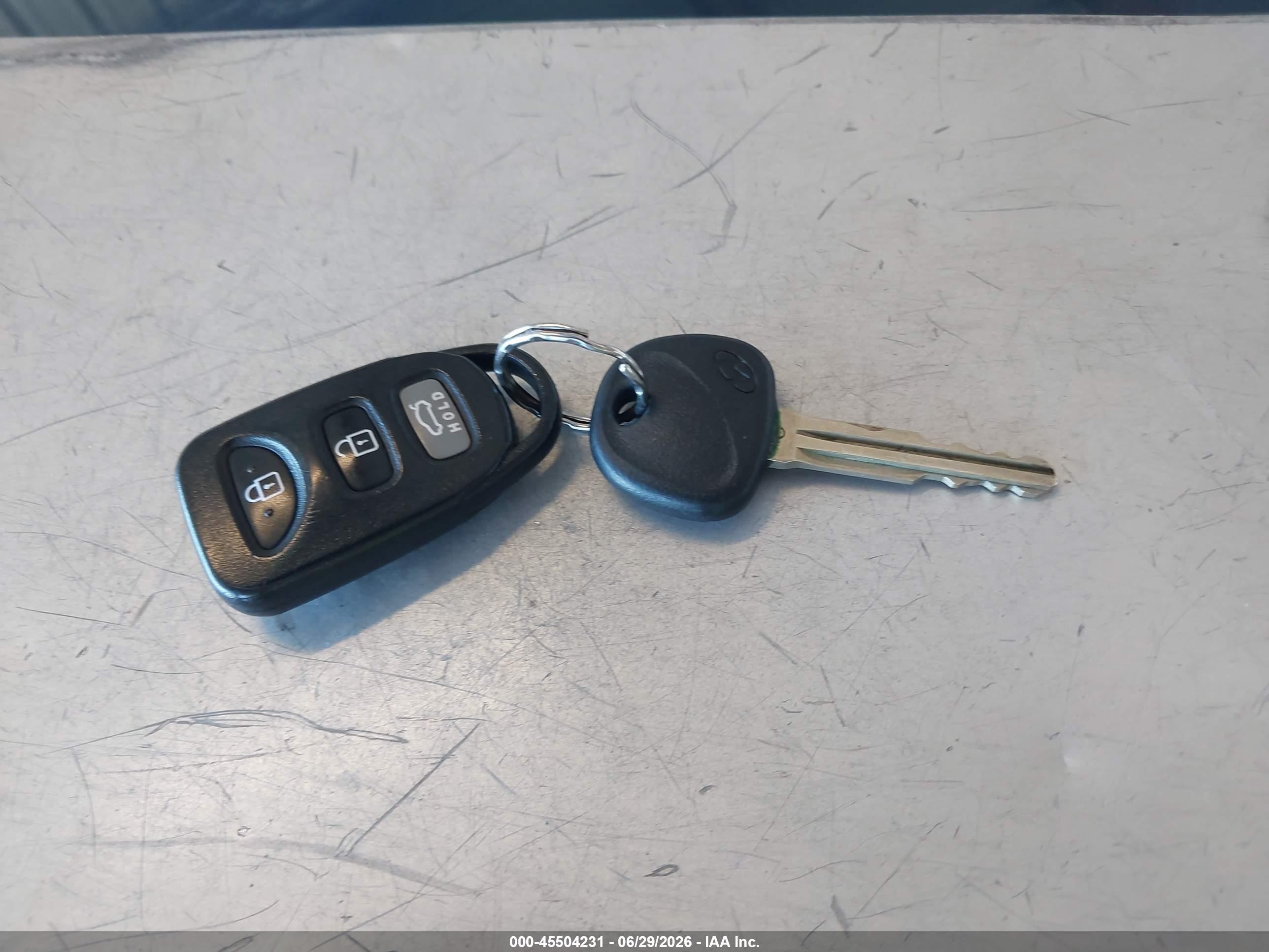 2014 Hyundai Elantra Limited Blue vin: KMHDH4AE2EU125086