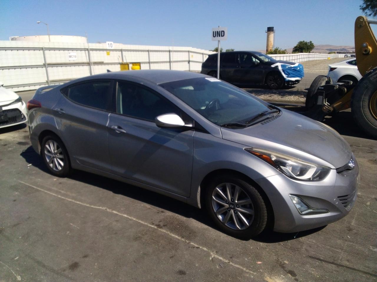 2015 Hyundai Elantra Silver vin: KMHDH4AE2FU224508