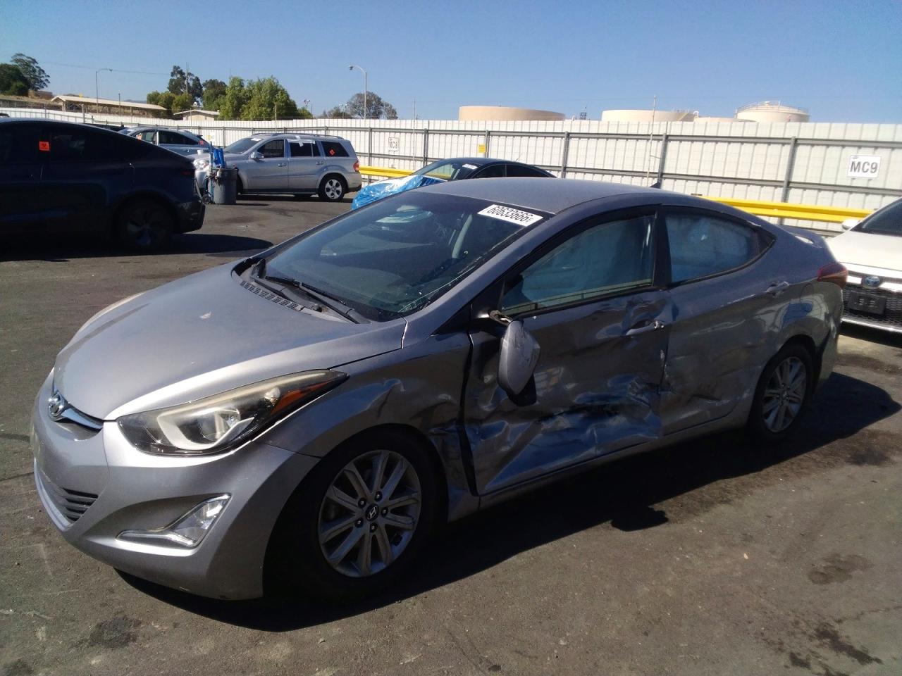 2015 Hyundai Elantra Silver vin: KMHDH4AE2FU224508