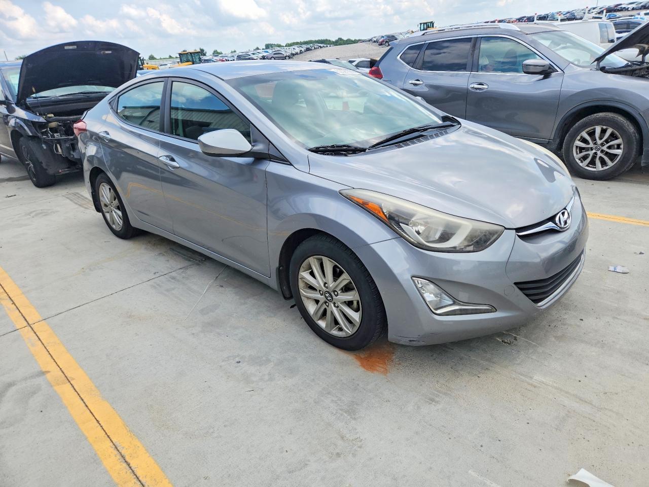 2015 Hyundai Elantra Silver vin: KMHDH4AE2FU249781