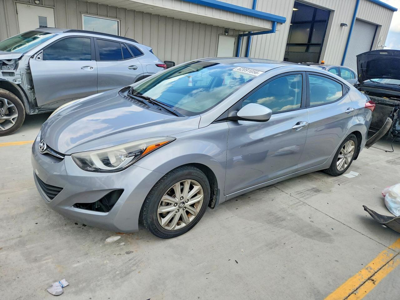2015 Hyundai Elantra Silver vin: KMHDH4AE2FU249781