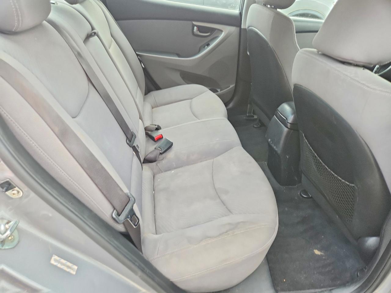 2015 Hyundai Elantra Silver vin: KMHDH4AE2FU249781
