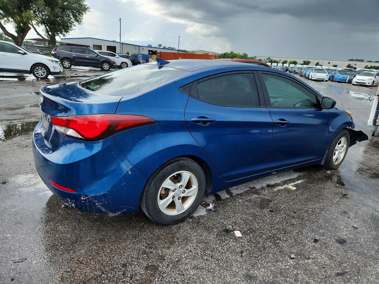 2015 Hyundai Elantra Se Blue vin: KMHDH4AE2FU252597