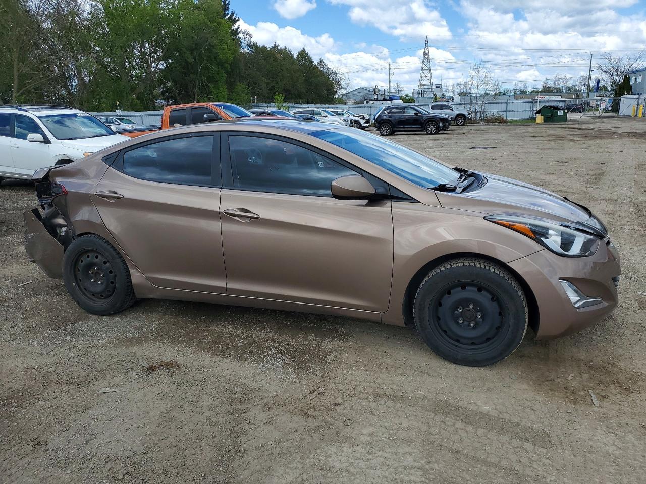 2015 Hyundai Elantra Se Brown vin: KMHDH4AE2FU302494