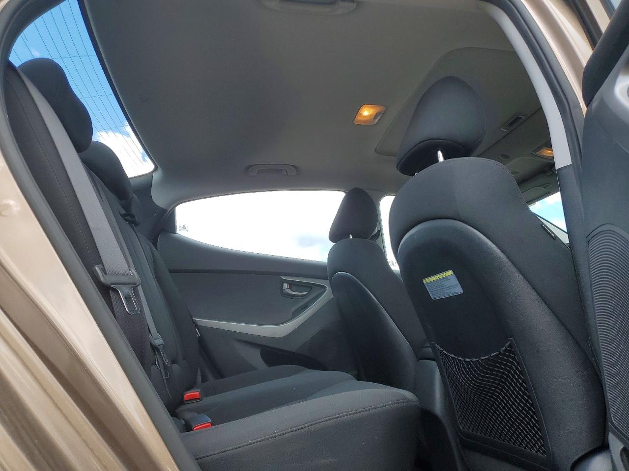 2015 Hyundai Elantra Se Brown vin: KMHDH4AE2FU302494