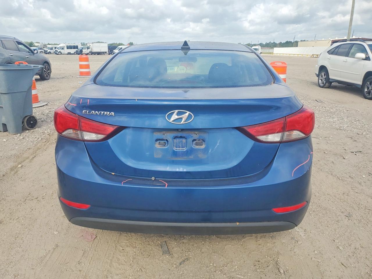 2015 Hyundai Elantra Se Blue vin: KMHDH4AE2FU311440