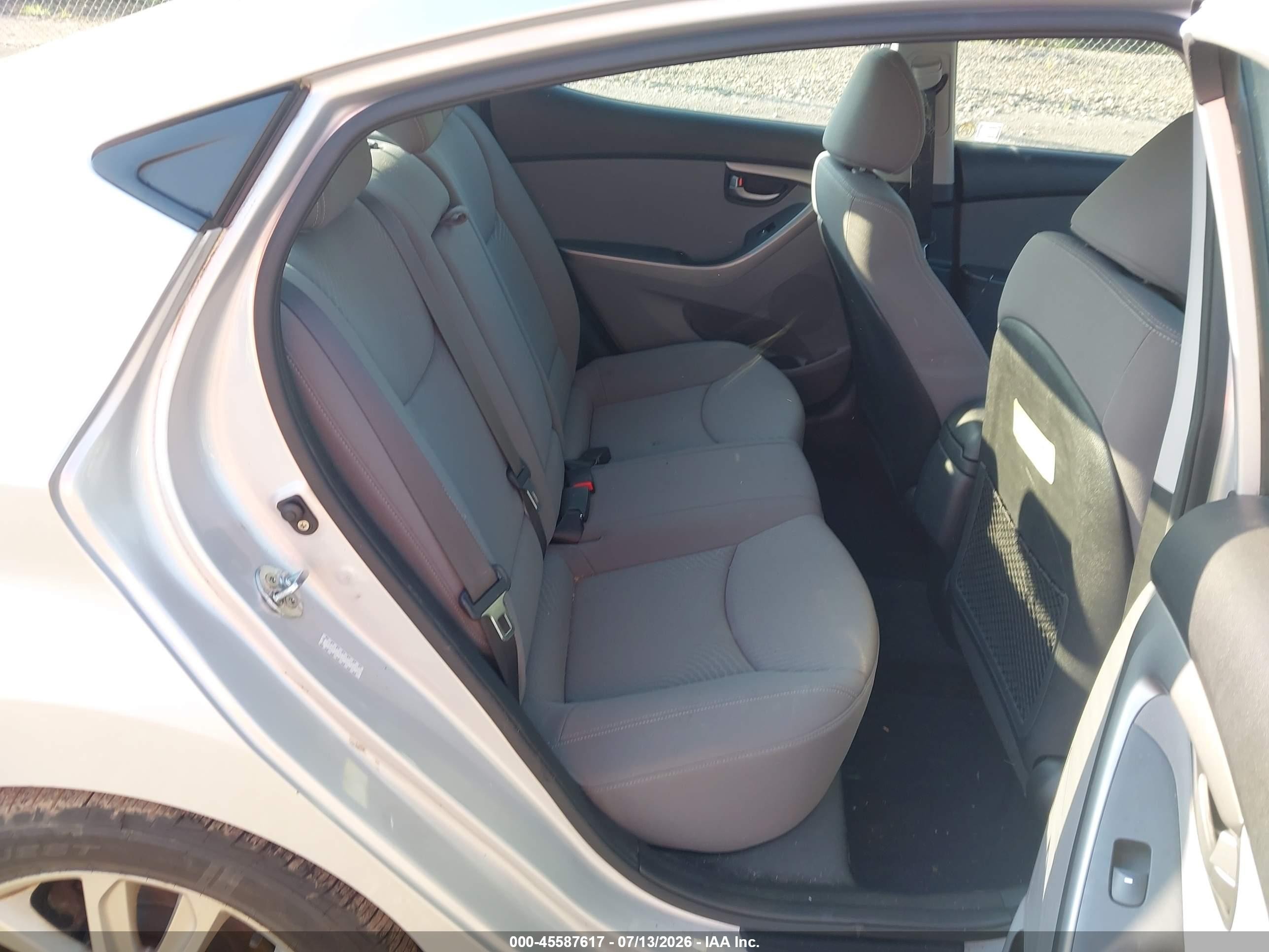 2015 Hyundai Elantra Se Silver vin: KMHDH4AE2FU438205