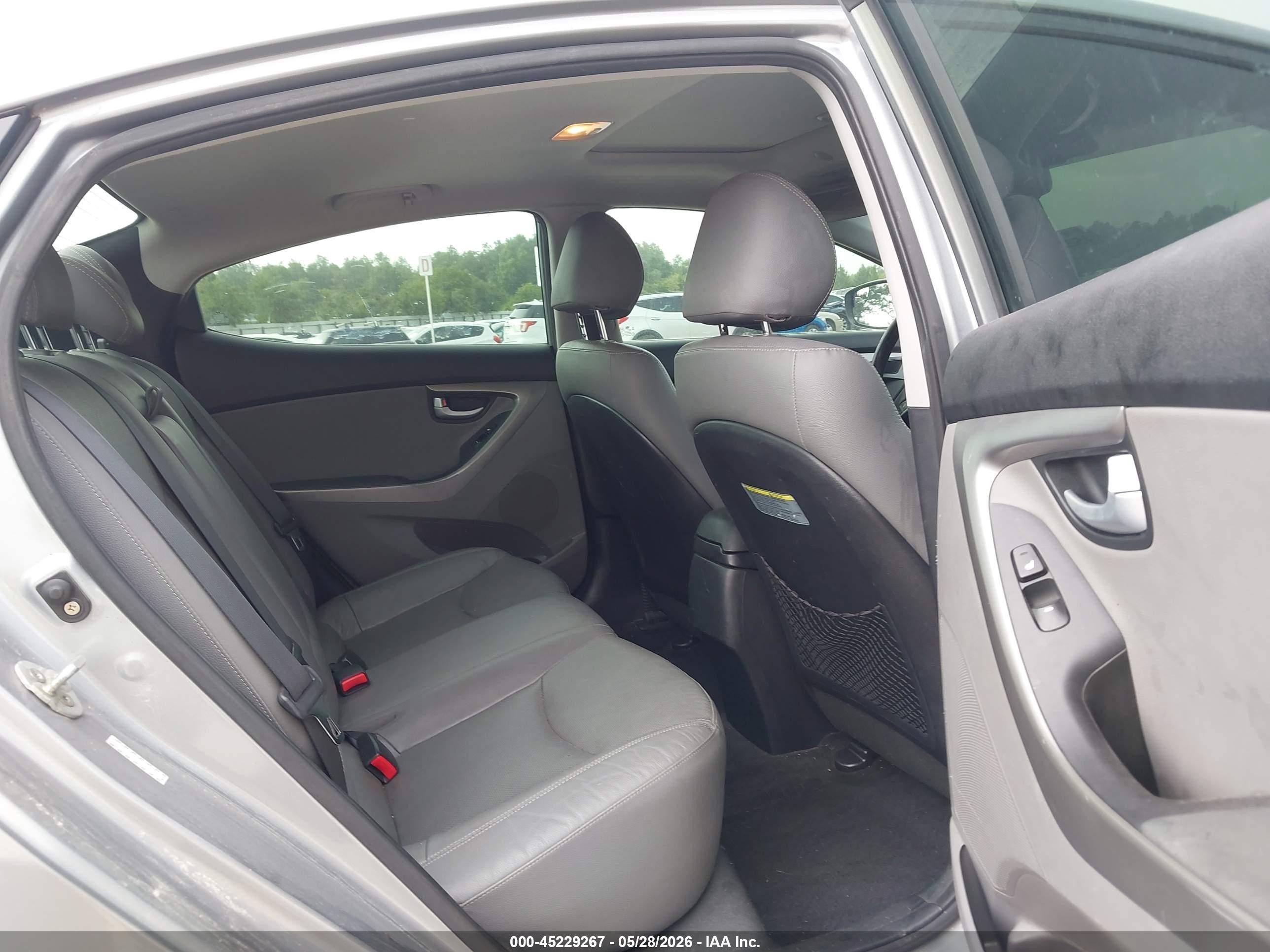 2015 Hyundai Elantra Limited Silver vin: KMHDH4AE2FU456087