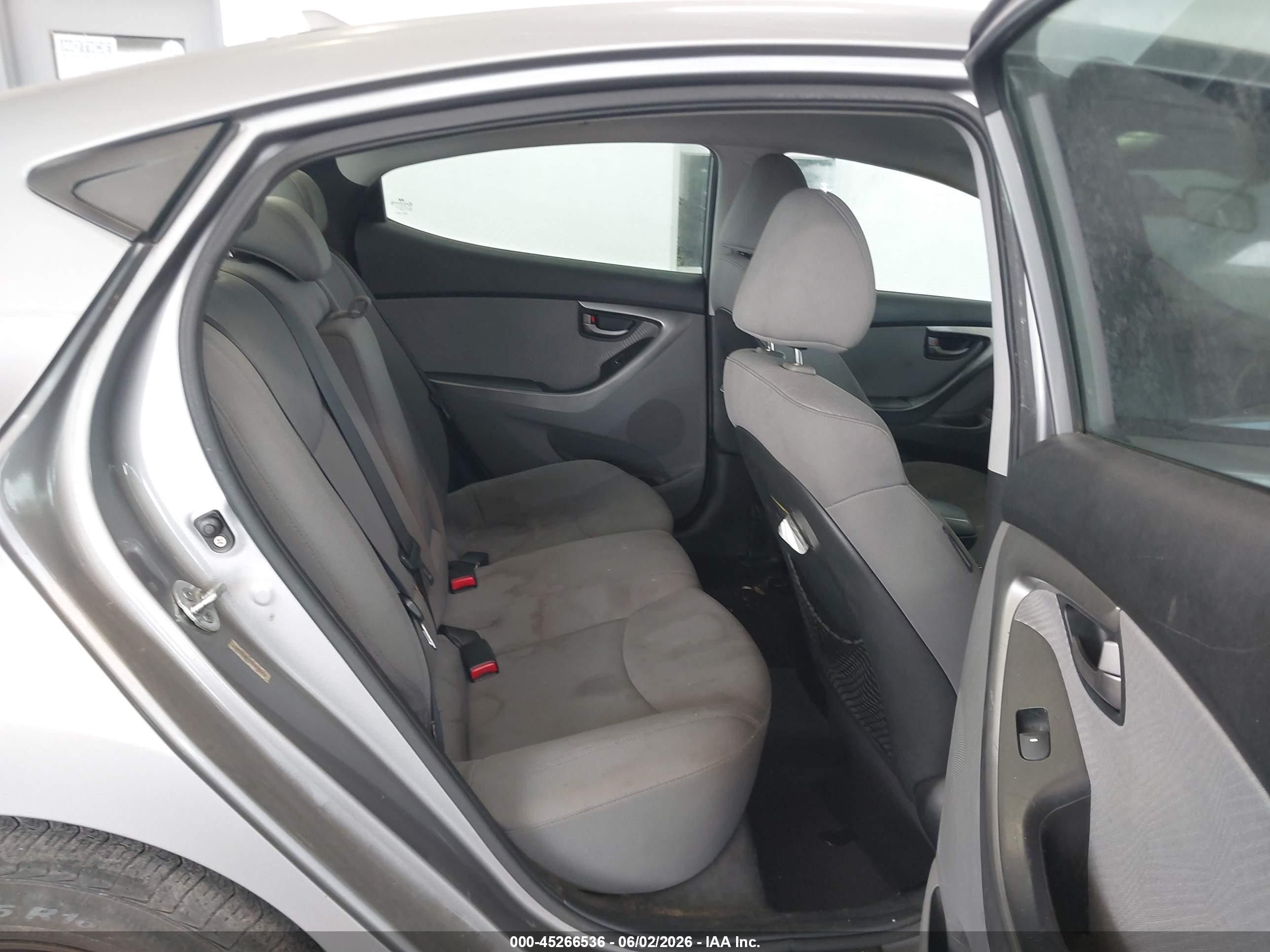 2011 Hyundai Elantra Gls (ulsan Plant) Silver vin: KMHDH4AE3BU151028