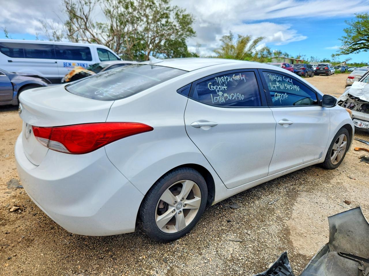 2012 Hyundai Elantra Gls White vin: KMHDH4AE3CU243905