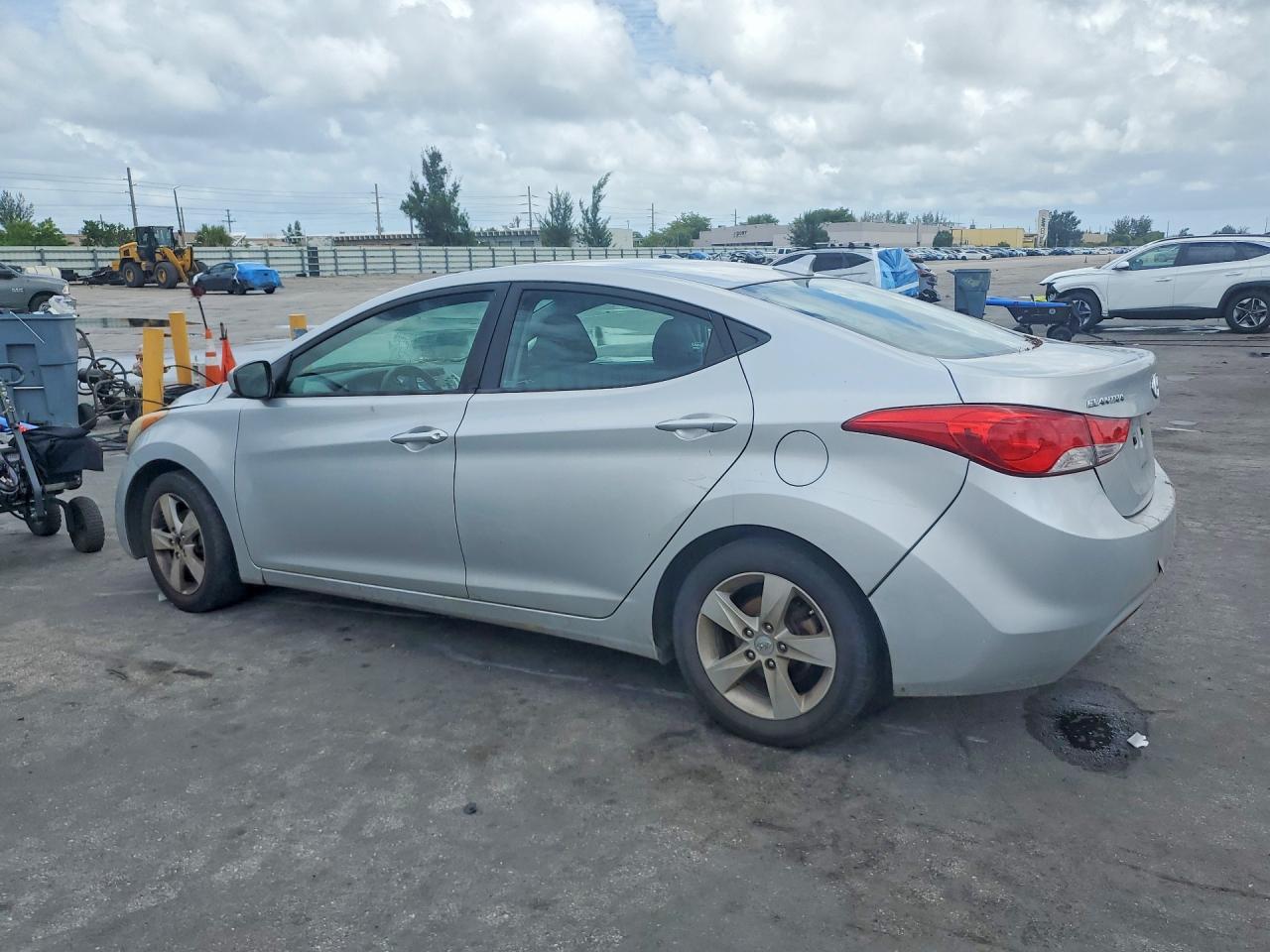 2012 Hyundai Elantra Silver vin: KMHDH4AE3CU328761