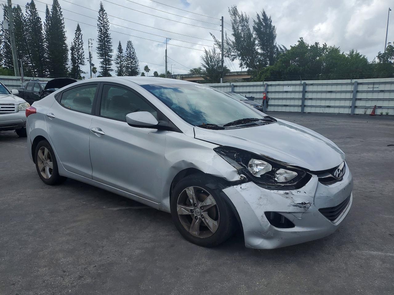 2012 Hyundai Elantra Silver vin: KMHDH4AE3CU328761