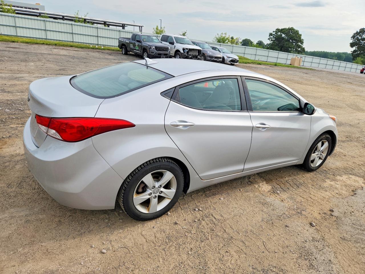 2012 Hyundai Elantra Gls Silver vin: KMHDH4AE3CU467577