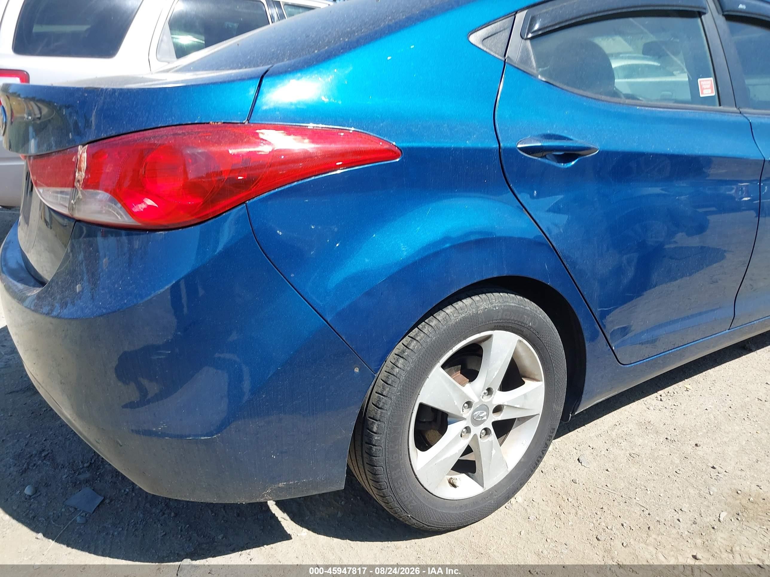 2013 Hyundai Elantra Gls Blue vin: KMHDH4AE3DU007272