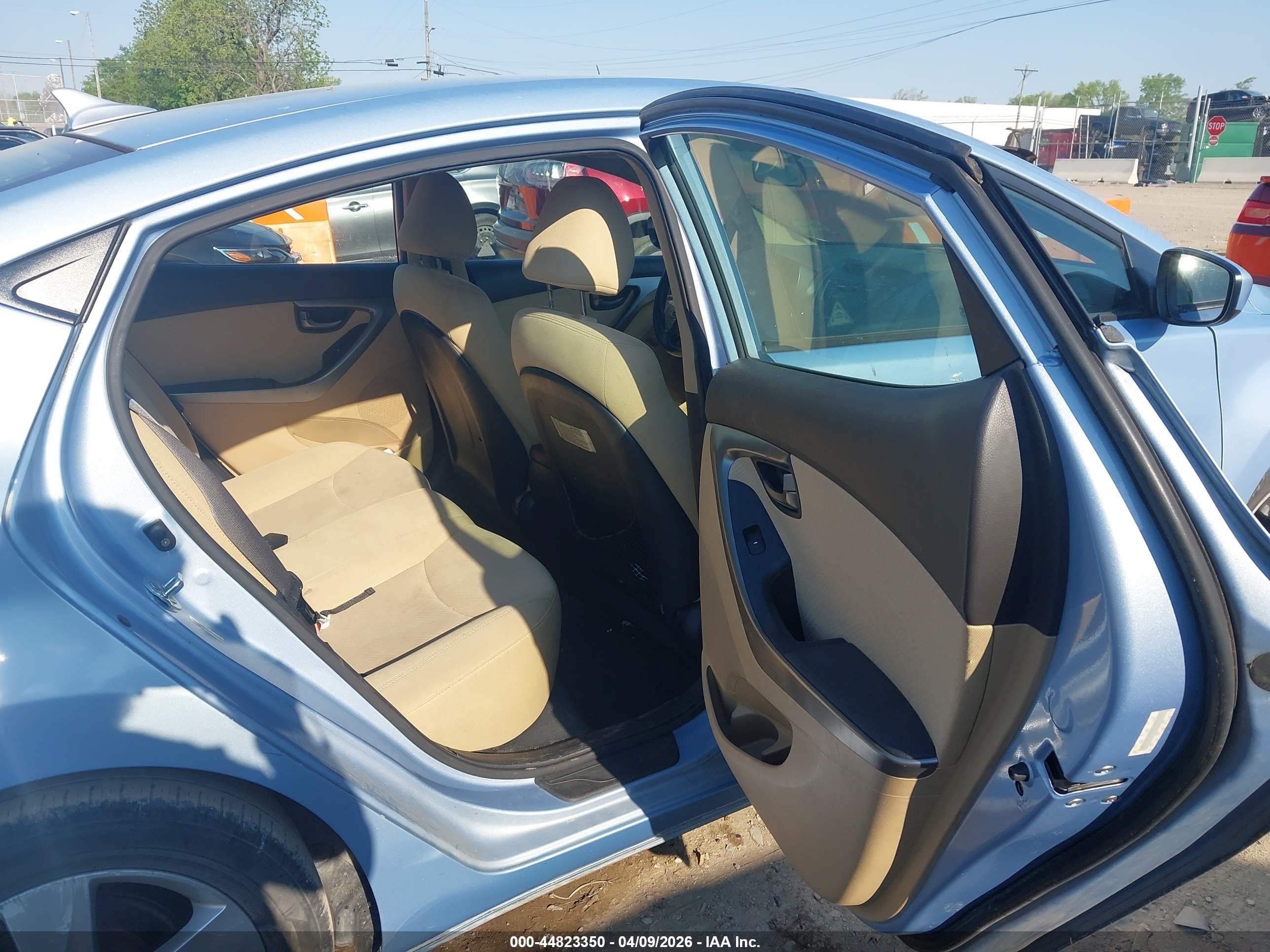 2013 Hyundai Elantra Gls Light Blue vin: KMHDH4AE3DU494098