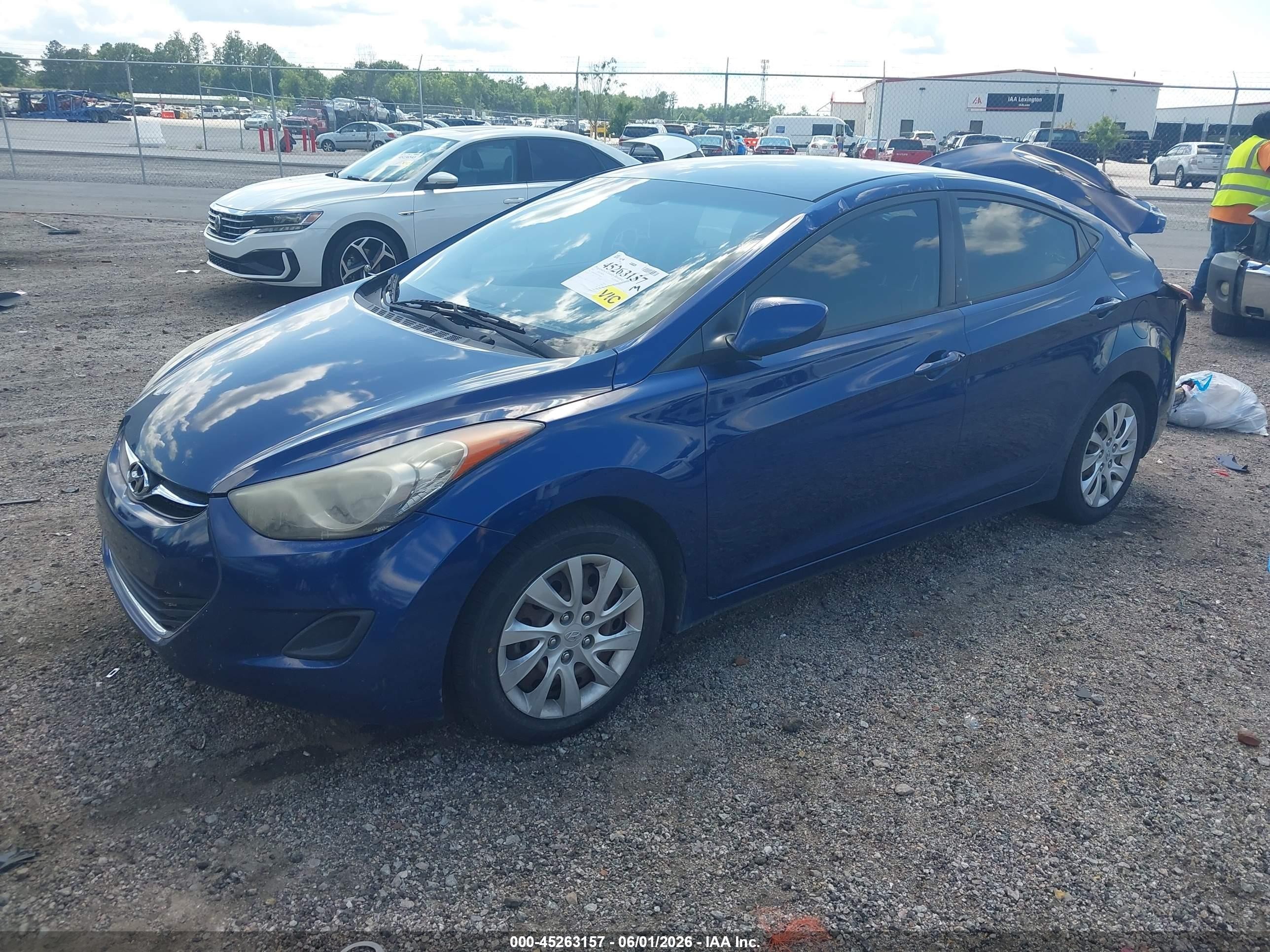 2013 Hyundai Elantra Gls Blue vin: KMHDH4AE3DU594623