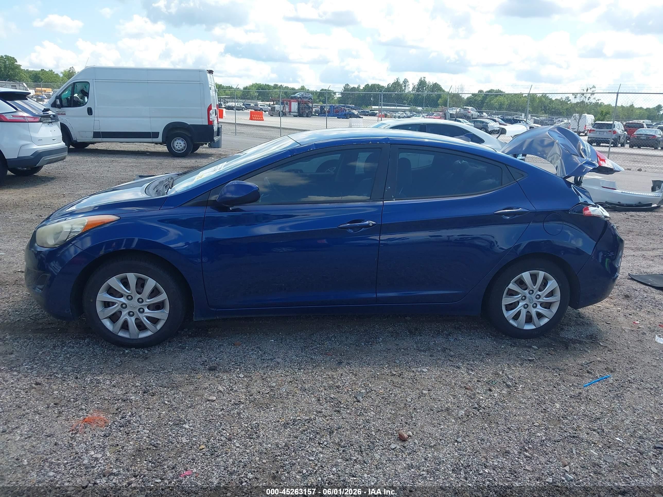 2013 Hyundai Elantra Gls Blue vin: KMHDH4AE3DU594623