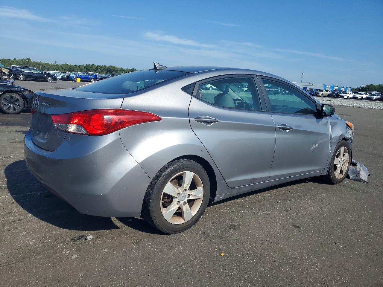 2013 Hyundai Elantra Gls Silver vin: KMHDH4AE3DU615096
