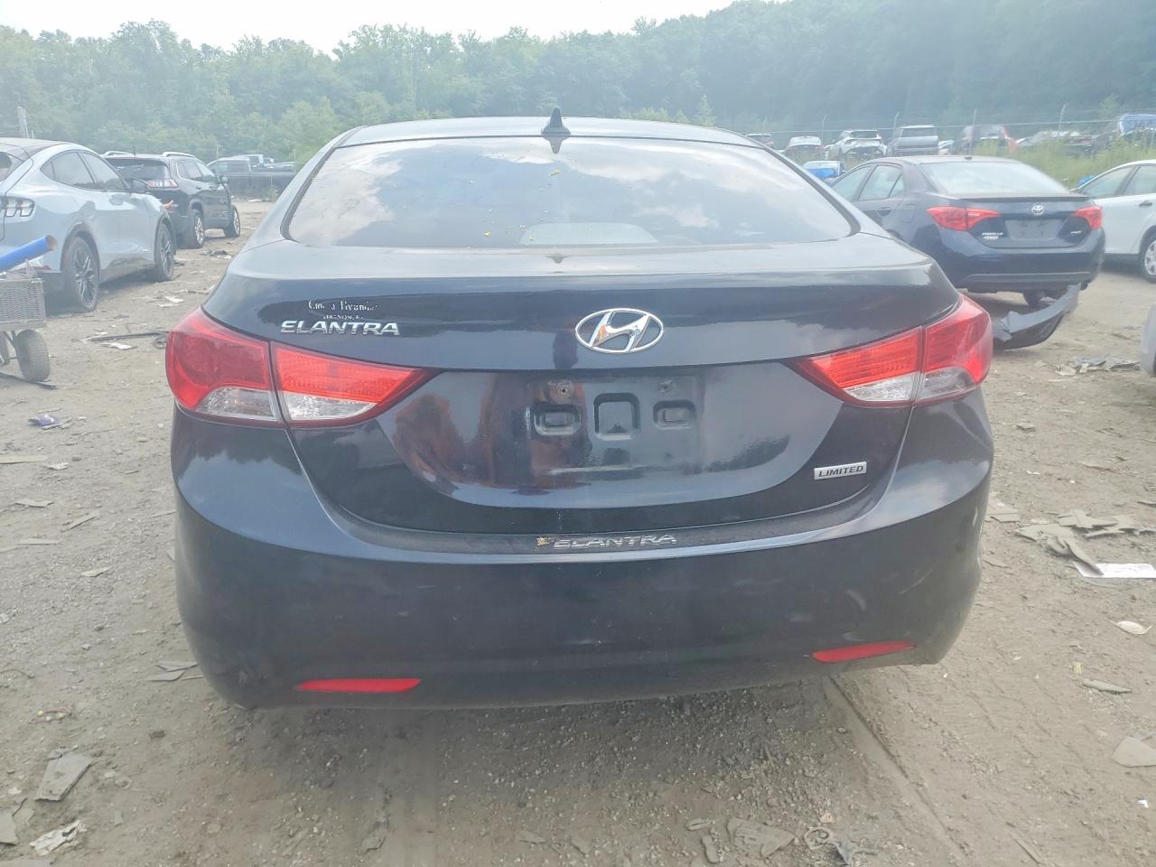 2013 Hyundai Elantra Limited Black vin: KMHDH4AE3DU664475